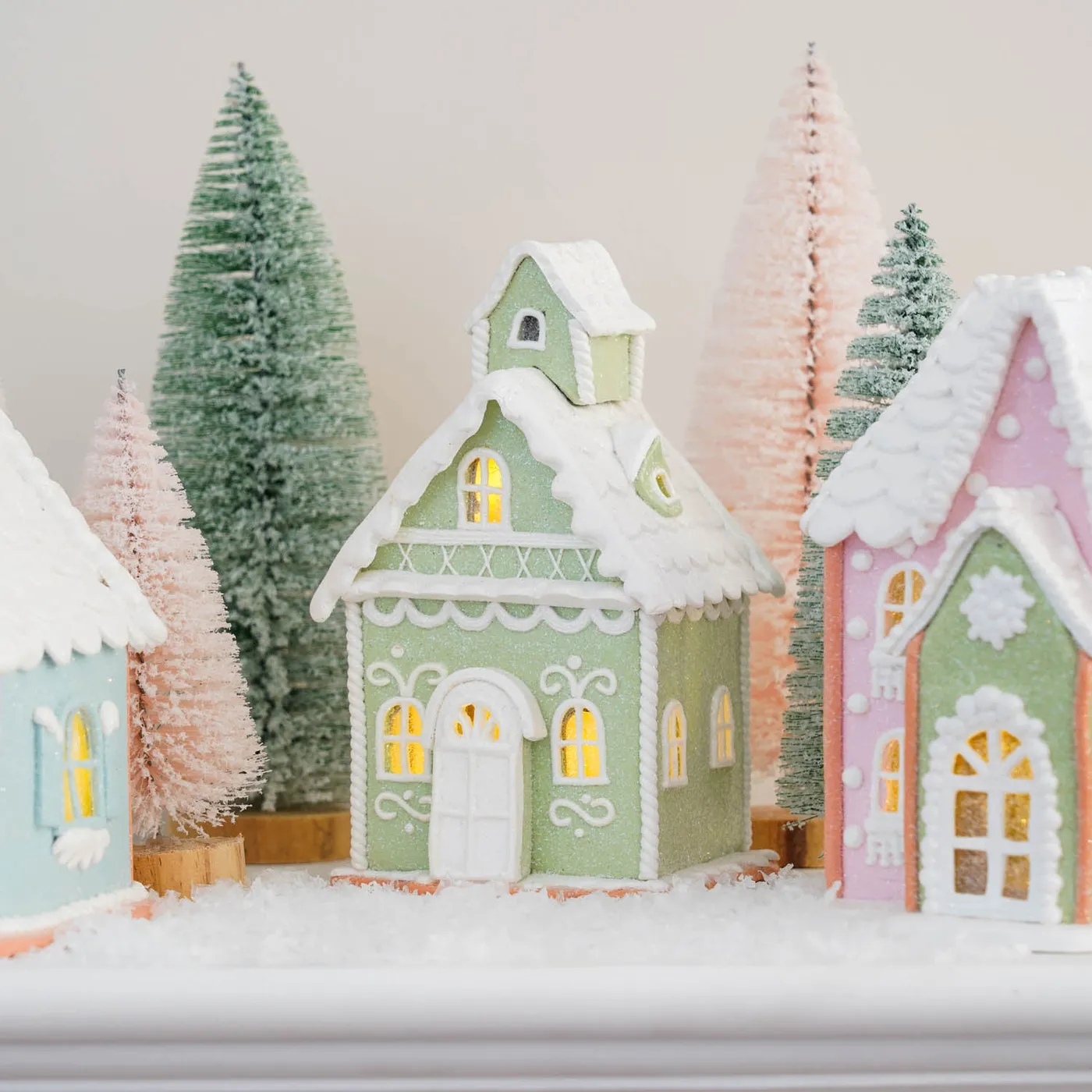 Pastel Green Gingerbread House | 19cm / 7.5' | LED | Clay | Handmad...
