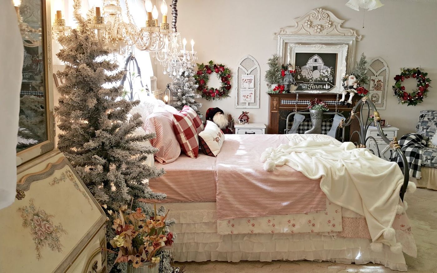 Penny's Vintage Home: Cozy Christmas Master Bedroom