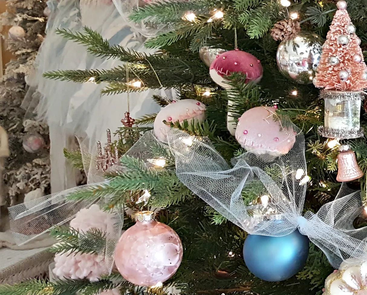 Penny's Vintage Home: Pink Blush and Pale Blue Christmas Tree