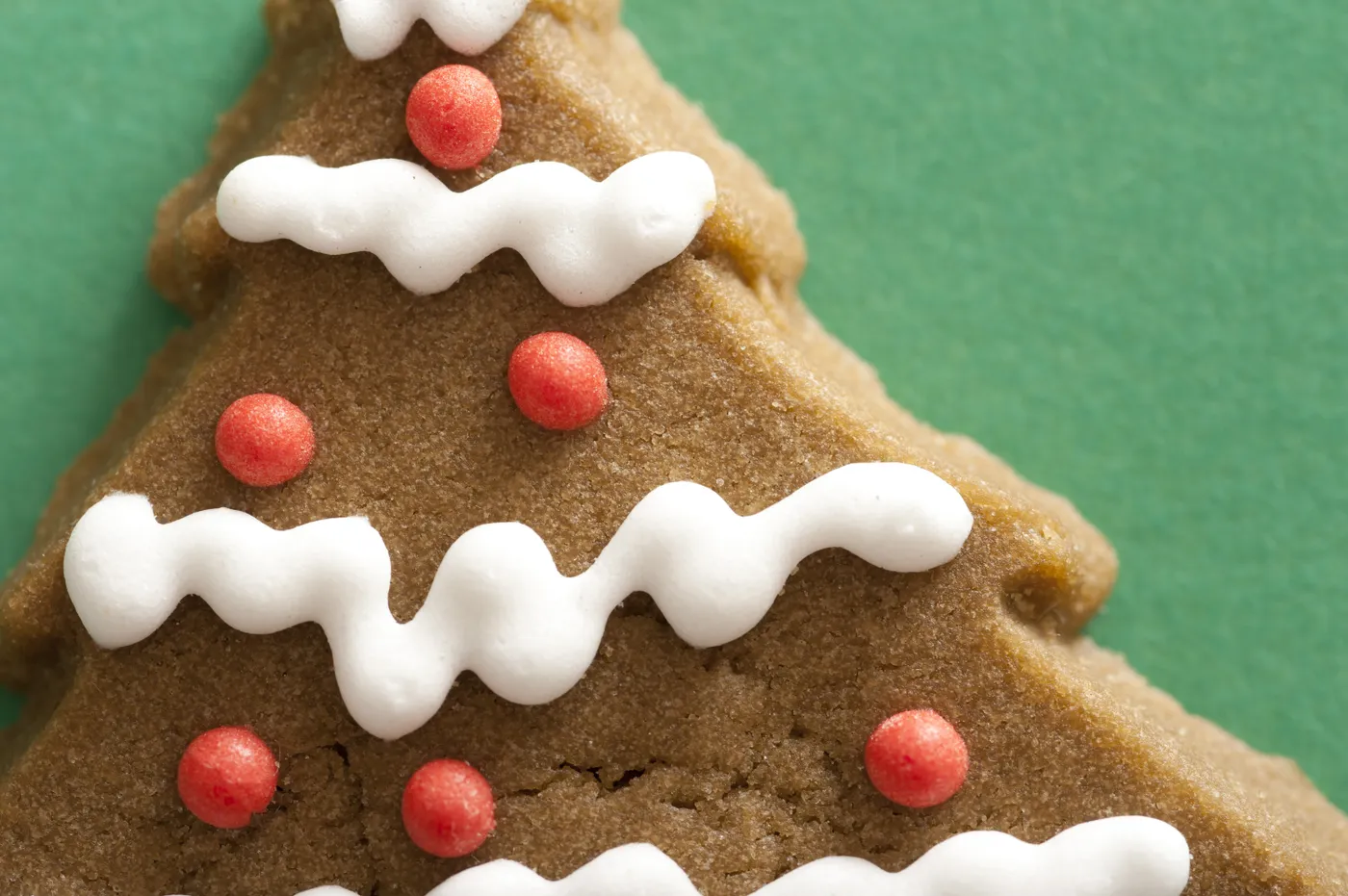 Photo of Close up texture of an iced gingerbread tree | Free christmas  images