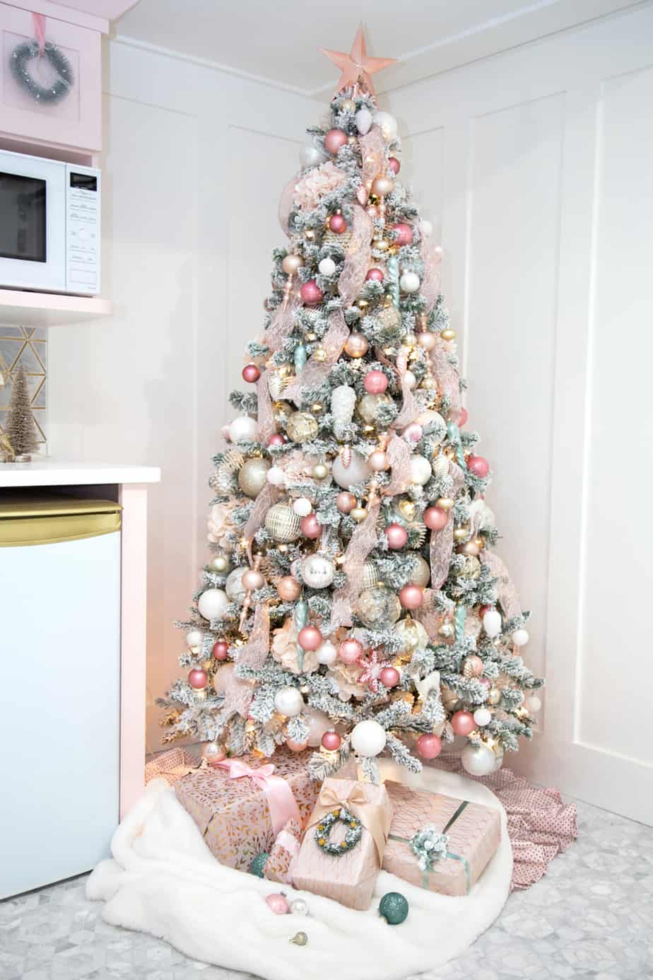 Pink Ribbon Christmas Tree How To Decorate A Christmas Tree With Ribbon