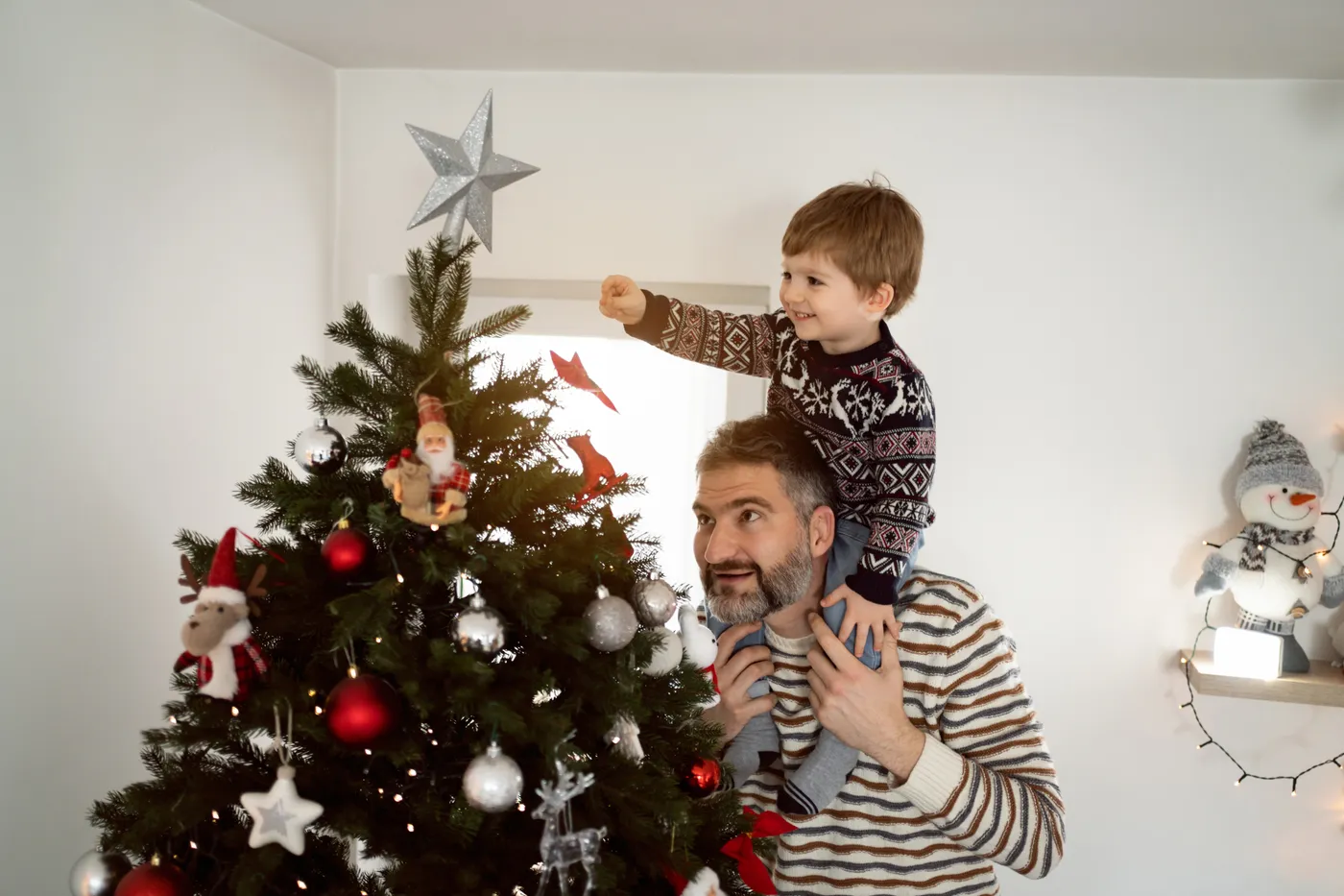 Pro tips for decorating your tree this holiday season : Inside Children's  Blog | Akron Children's