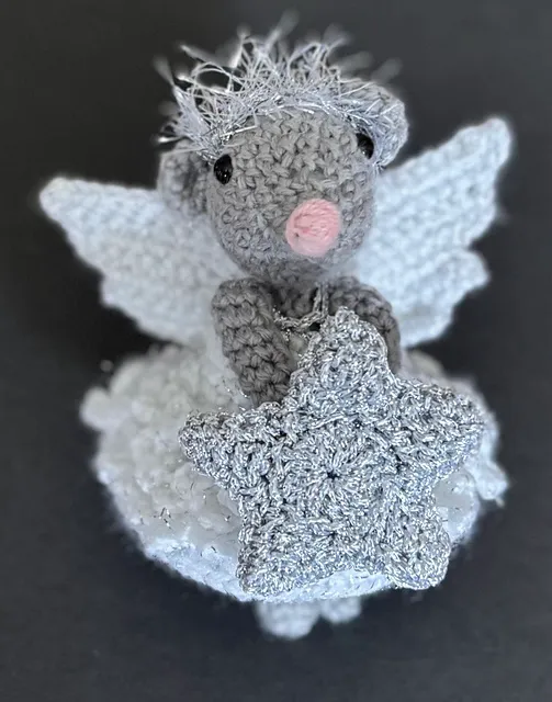 Ravelry: Christmas Angel pattern by Helen Kirkman