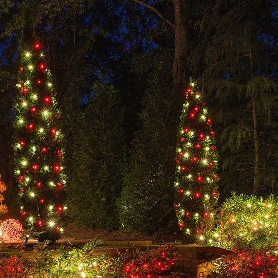 Red And Green Lights On Christmas Tree 25 Traditional Red And Green  Christmas Decor Ideas Shelterness
