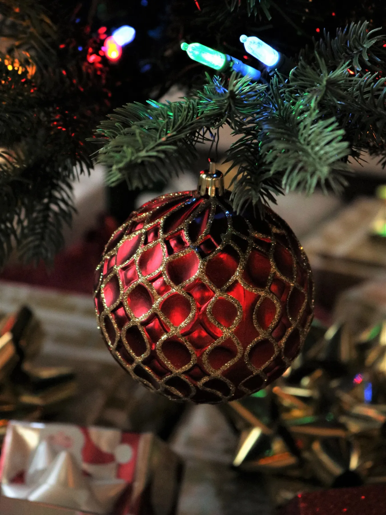 Red Christmas Ball on Tree – Free Public Domain Image | Public Domain Pictures