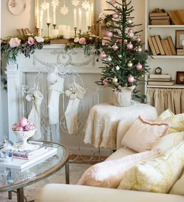 Reinventing Beautiful Christmas Themes Creates Unique and Modern Holiday Decor