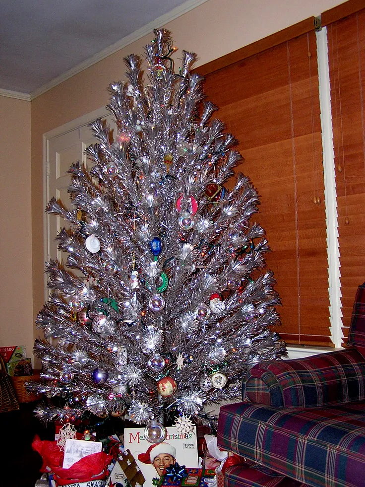 RETRO KIMMER'S BLOG: 1960'S ALUMINUM CHRISTMAS TREES!