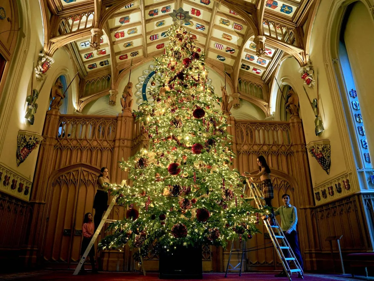 Royal Family's Christmas Decorations at Windsor Castle: Photos - Business Insider