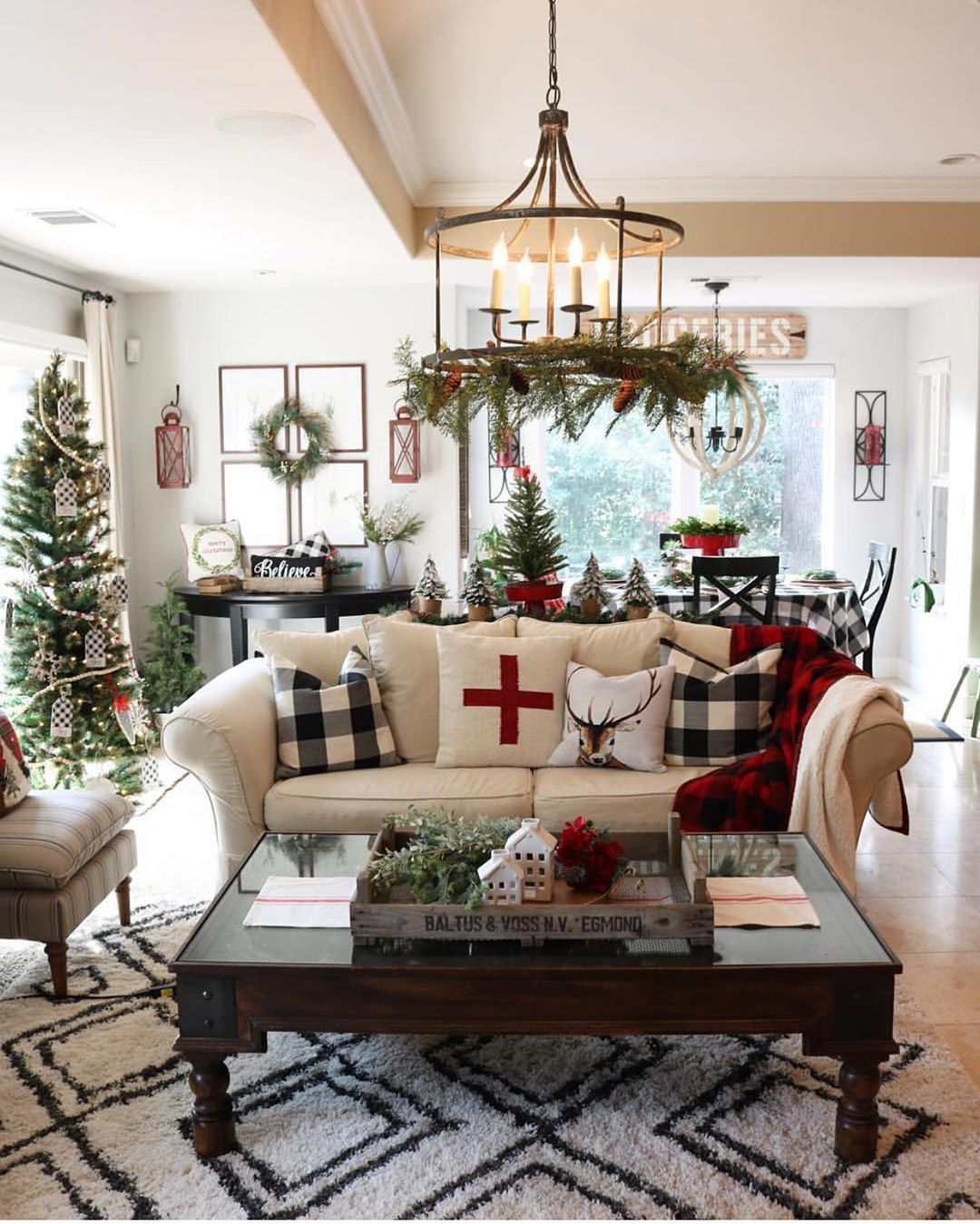 Rustic and Farmhouse-Inspired Christmas Decor Ideas You Should Try