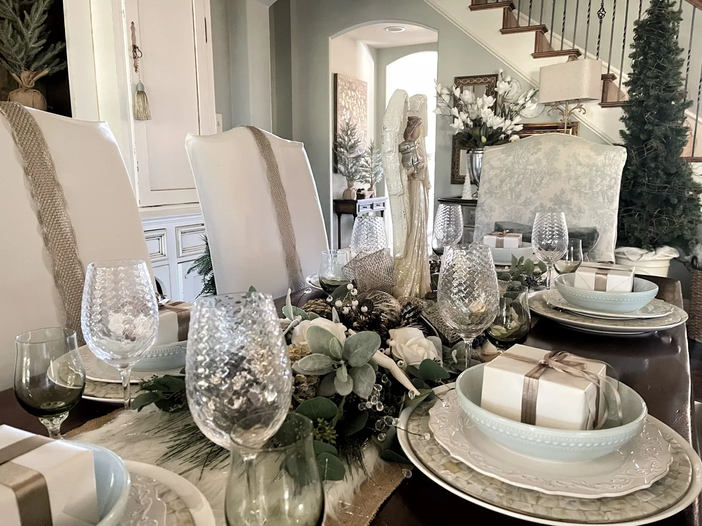 Rustic Christmas Tablescapes Christmas Dining Table Centerpiece Ideas  Rustic Christmas Tablescapes Xmas Dining Table Ideas Rustic
