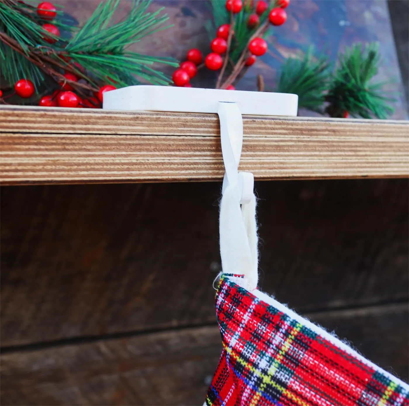 Set of 4 Metal Christmas Stocking Holders Shiny Mantel Heavy Duty