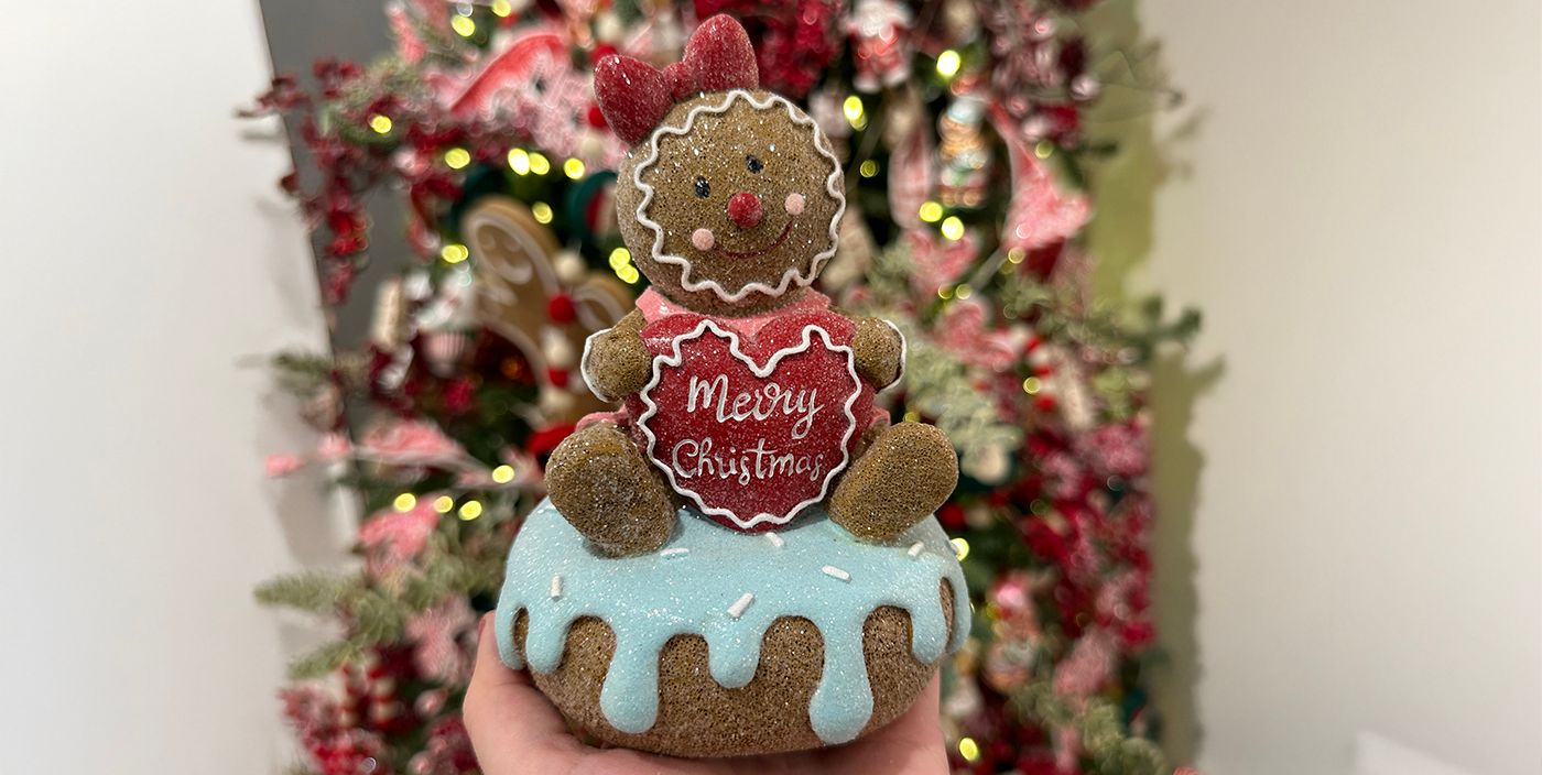 Shop American Gingerbread Decor in Europe | Viv! Christmas | Collection
