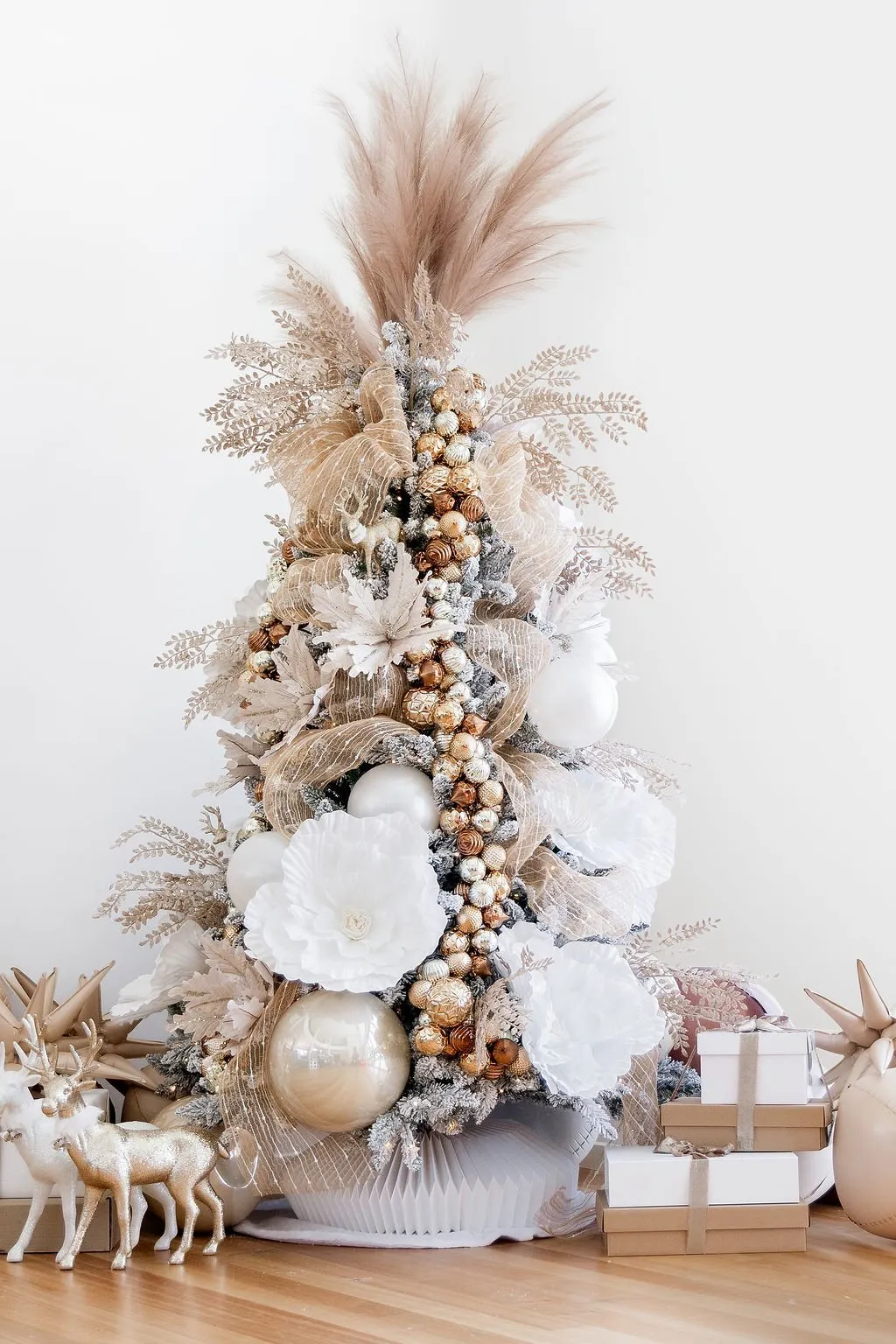 Shop | Discover Festive Holiday Decor - Shop Now — The Christmas Tree boutique