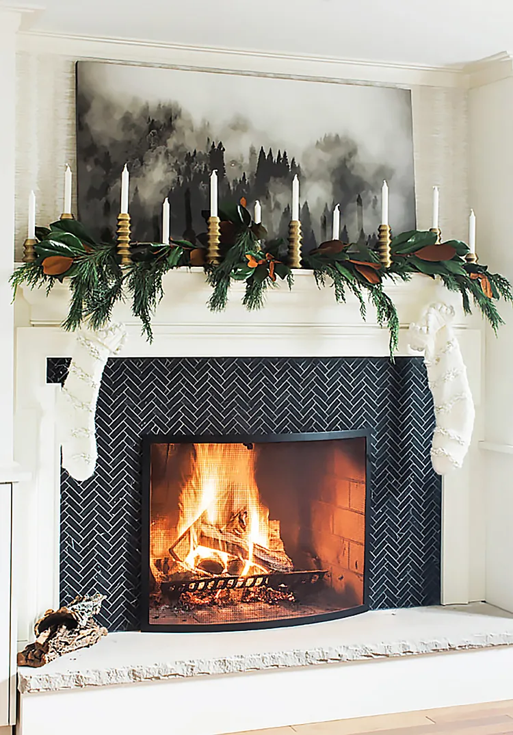 simple holiday mantle | Musings on Momentum