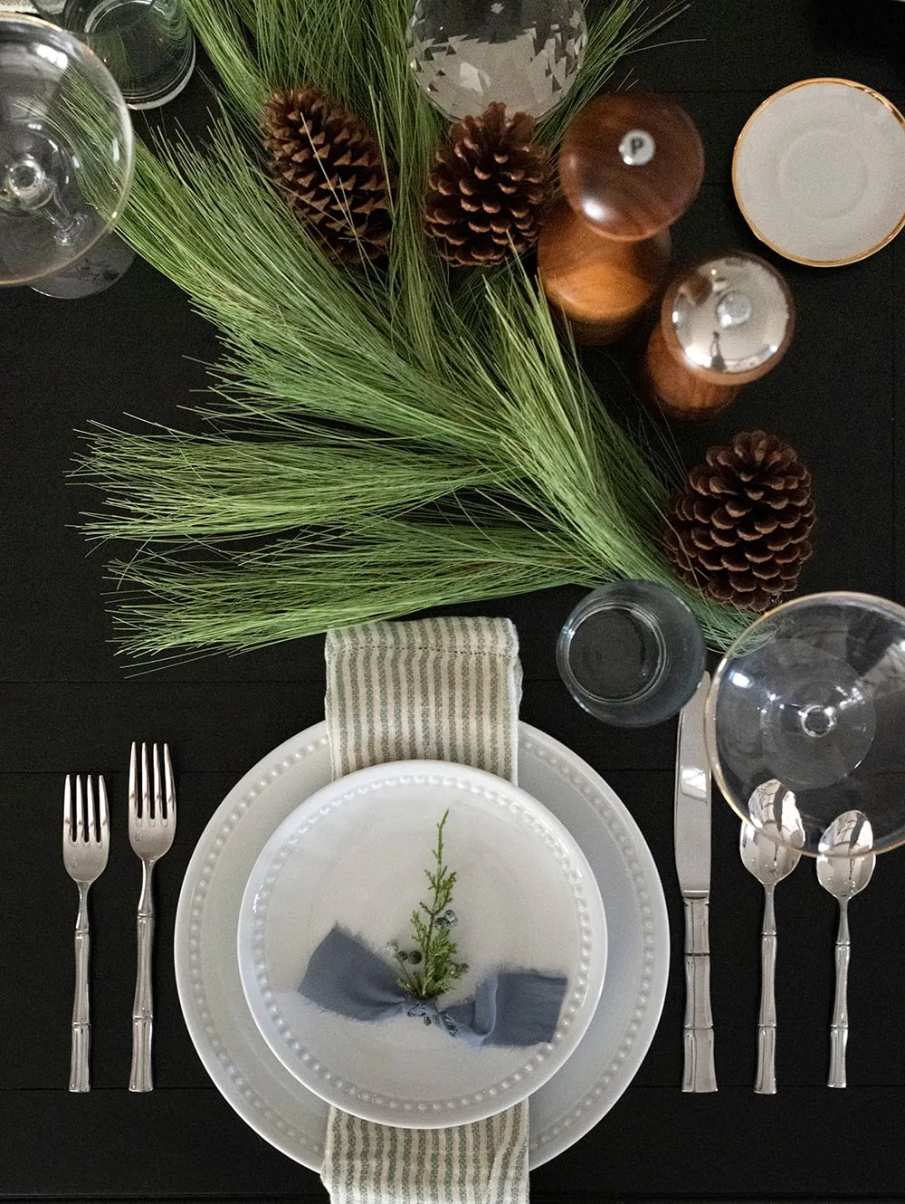Simple Holiday Tablescape - Room for Tuesday