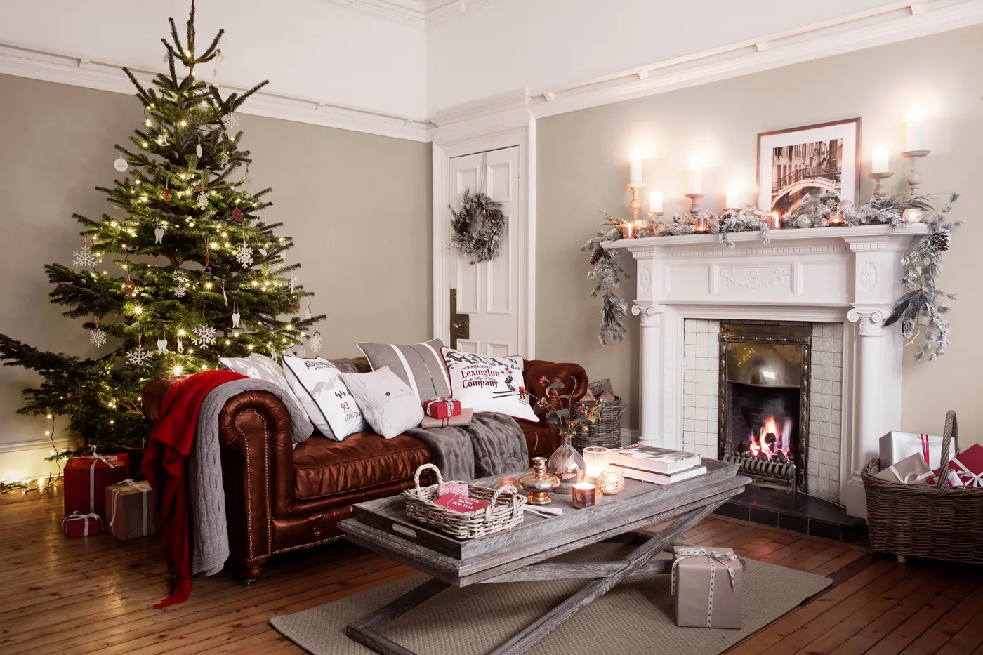 Styling: 10 Ways to Decorate a Christmas Mantelpiece | Houzz UK