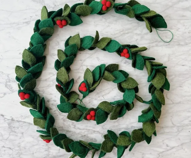 Taiwan Christmas decoration wall hanging string 90 cm wool felt Christmas  mistletoe Christmas decoration Christmas tree Ganapati Crafts Co. - Pinkoi
