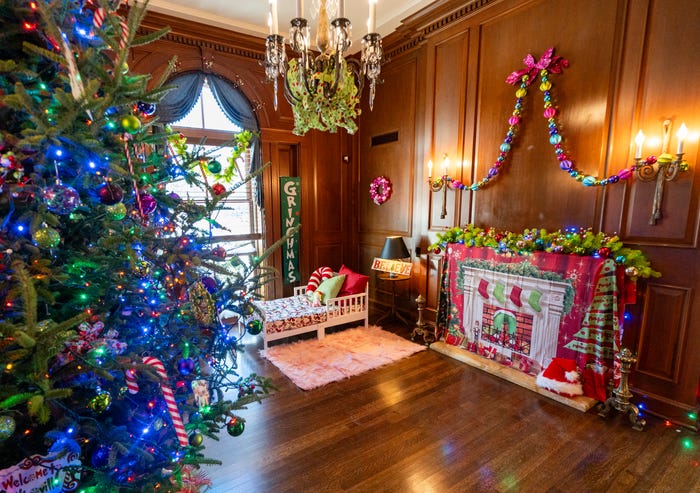Take a tour of holiday decorations in Wisconsin governor's mansion
