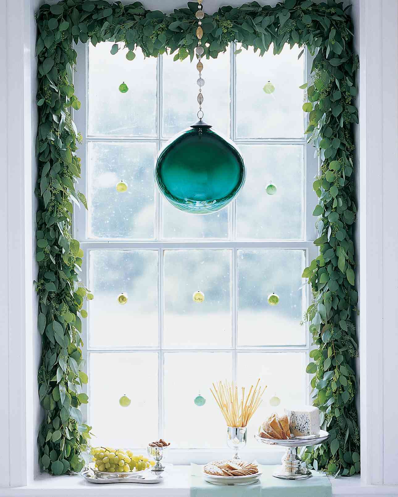 The Best Window Decorations for Christmas