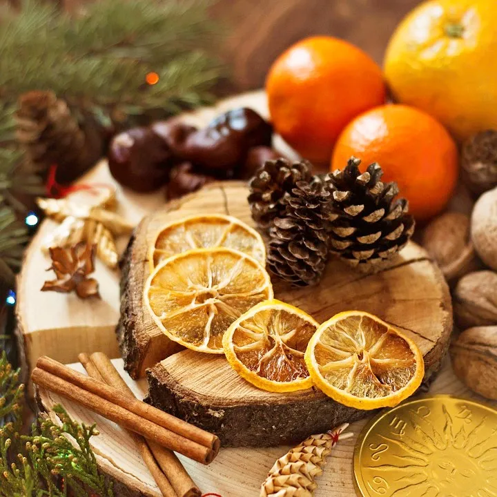 The Christmas dinner table: 4 homemade decorations to make it special | Romagnoli F.lli Spa