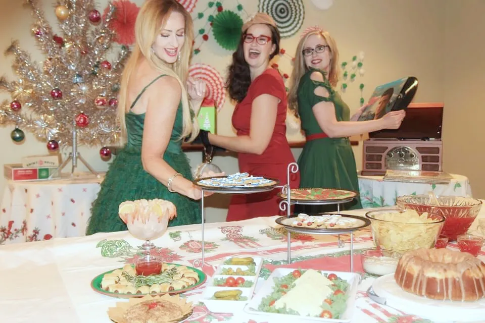 The Harris Sisters: How to Plan a Retro 1950s Christmas Party