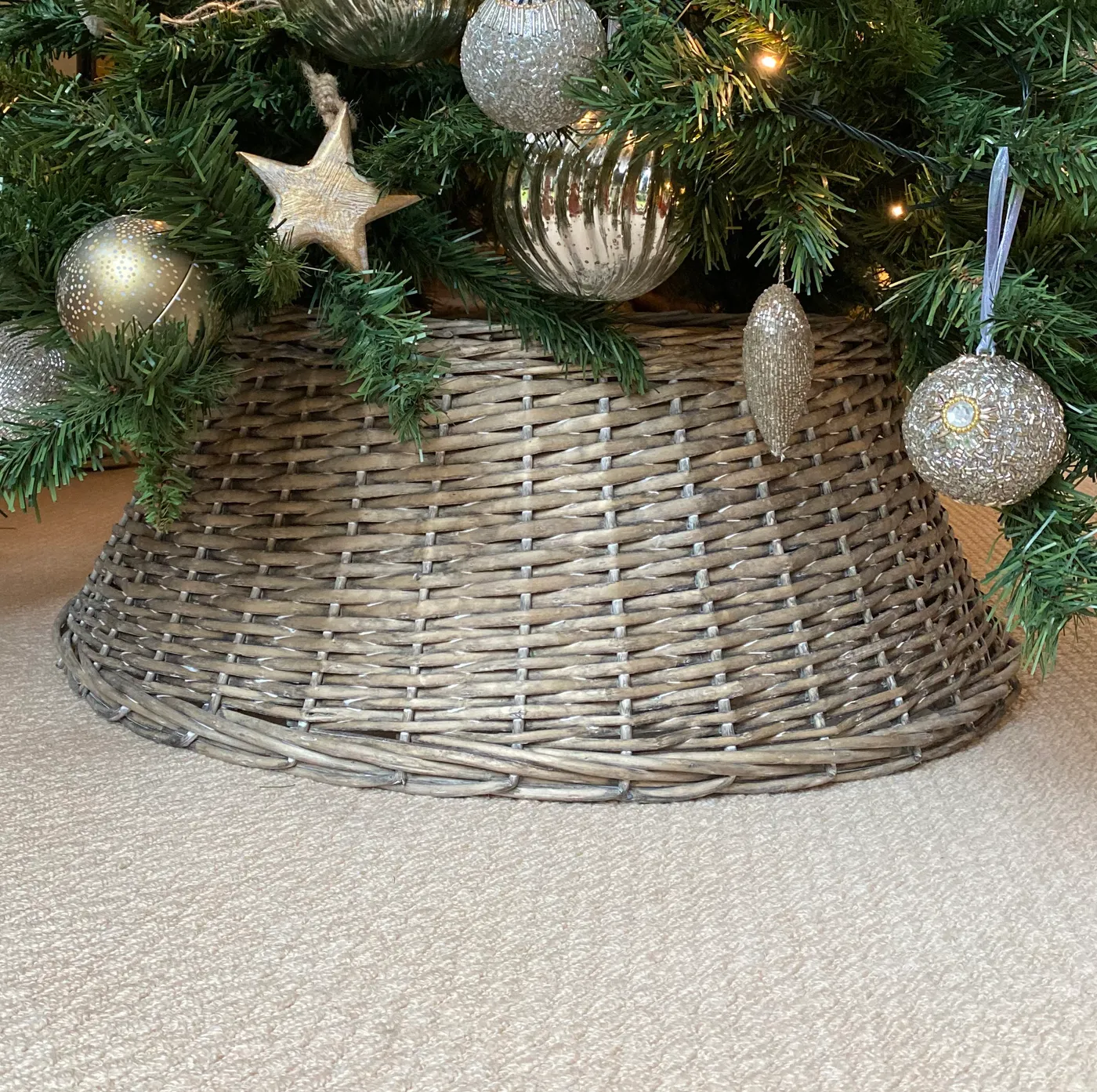The Seasonal Aisle Zaylee Circle Tree Collar | Wayfair.co.uk