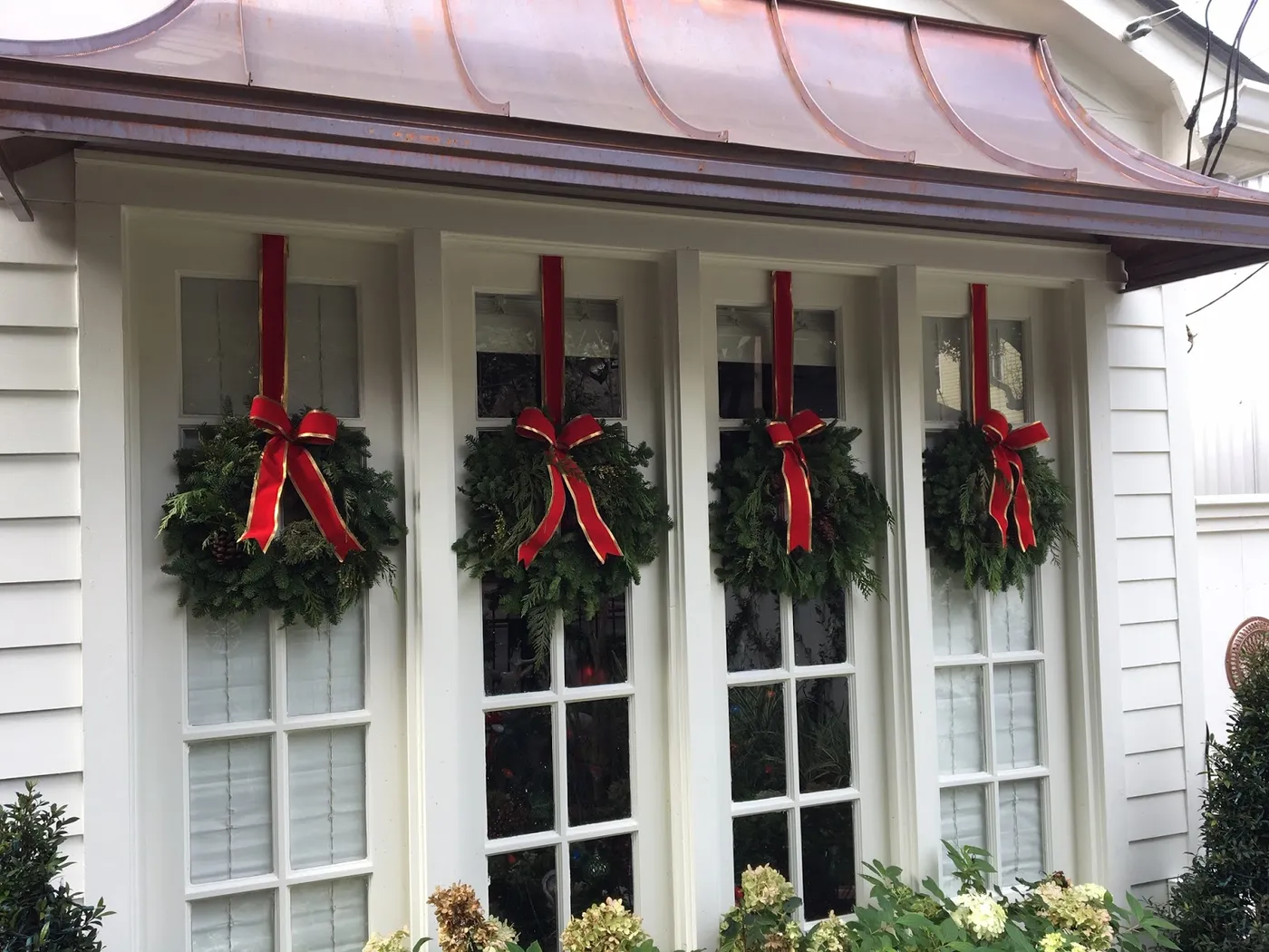 The Uptown Acorn: From Our Home to Yours {Christmas Facade}
