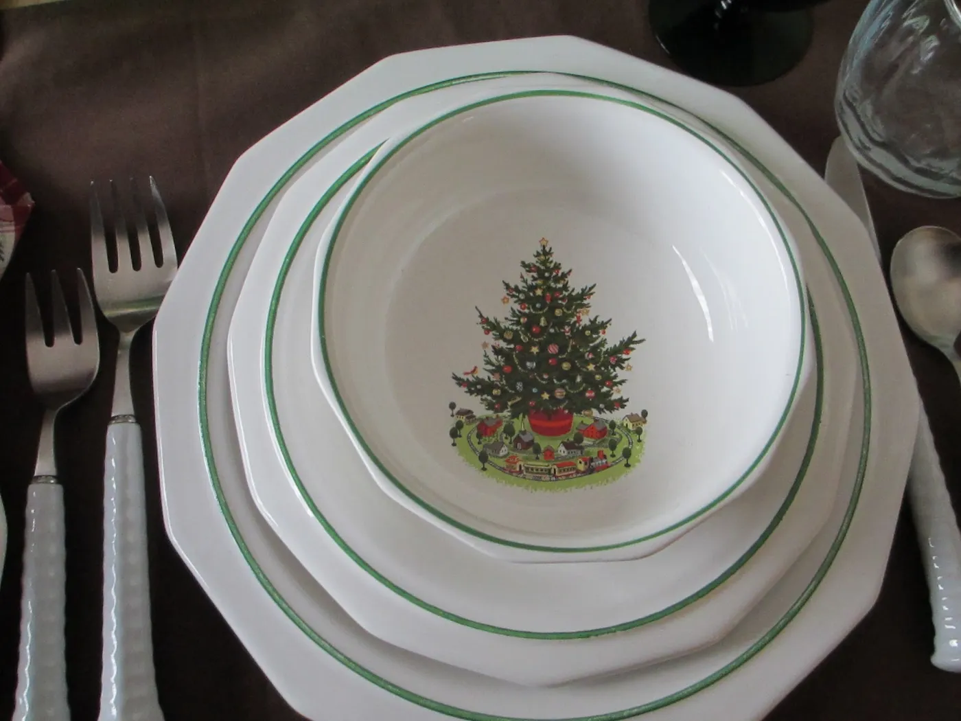 The Welcomed Guest: Christmas Breakfast Tablescape with Pfaltzgraff