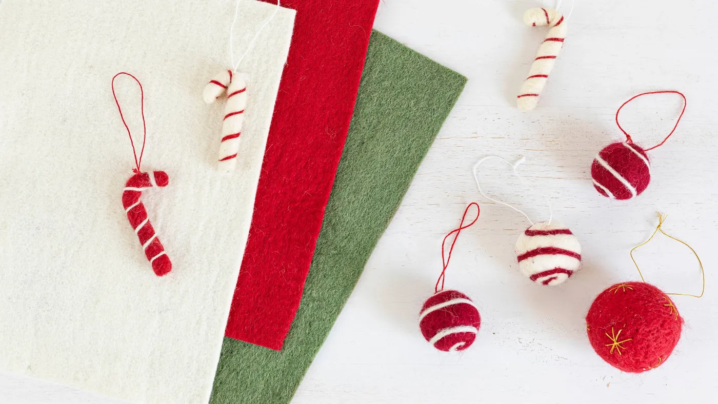 These DIY Beaded, Felt Ornaments Give Whimsical Holiday Vibes - Dengarden