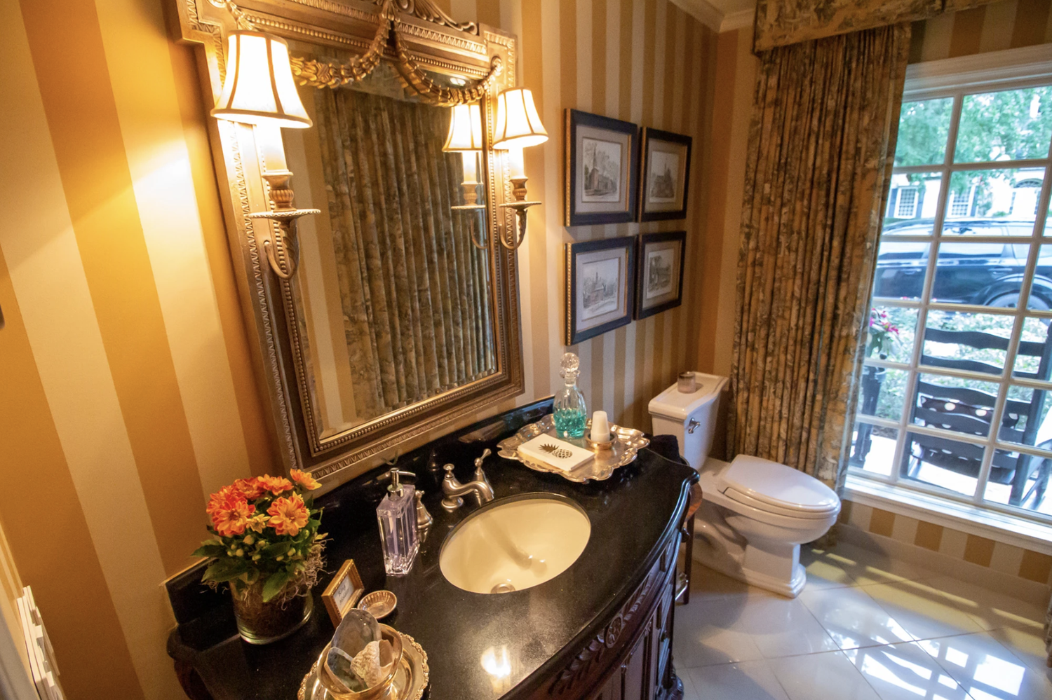 These Powder Room Items Are Quietly Adding Clutter, According to Pro  Organizers Who Always Remove Them