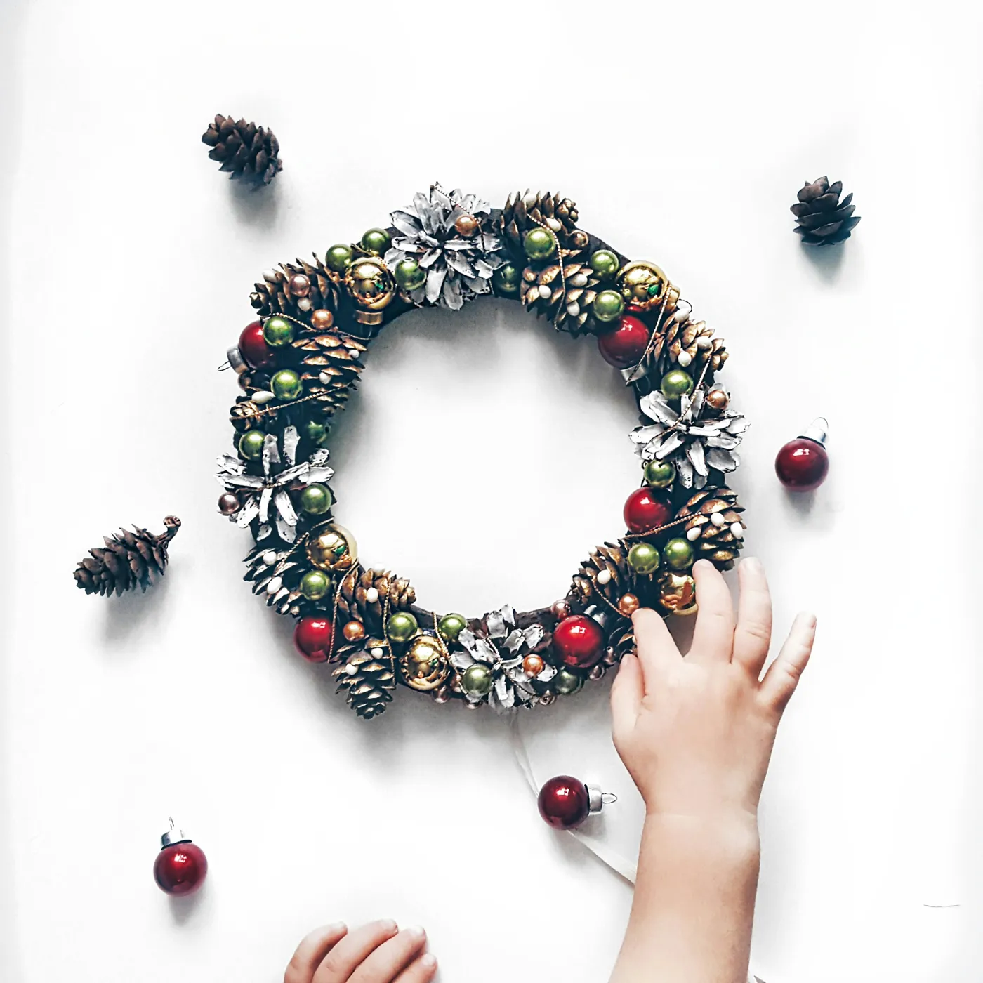 This is our first with my daughter, a joint craft for the new year. I wanted to follow something simple, but at the same time a beautiful thing. When my daughter grows up I’ll show her this photo and