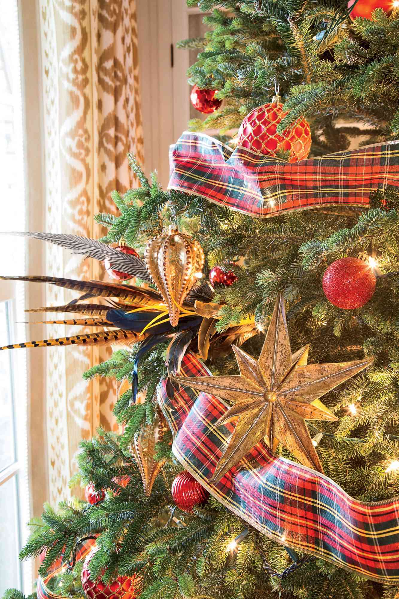 This Timeless Holiday Decor Trend Is Taking Over 2025