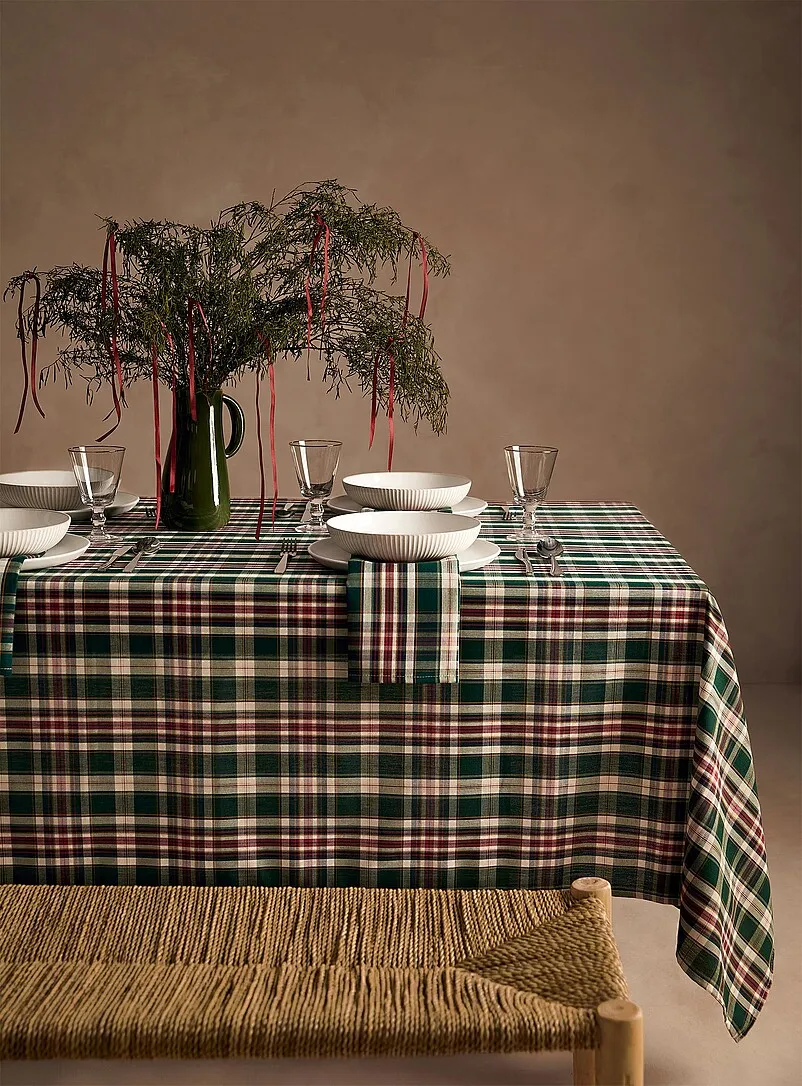 Traditional plaid with shimmering gold thread tablecloth Christmas Collection | Simons Maison | Printed Tablecloths | Kitchen & Dining | Simons