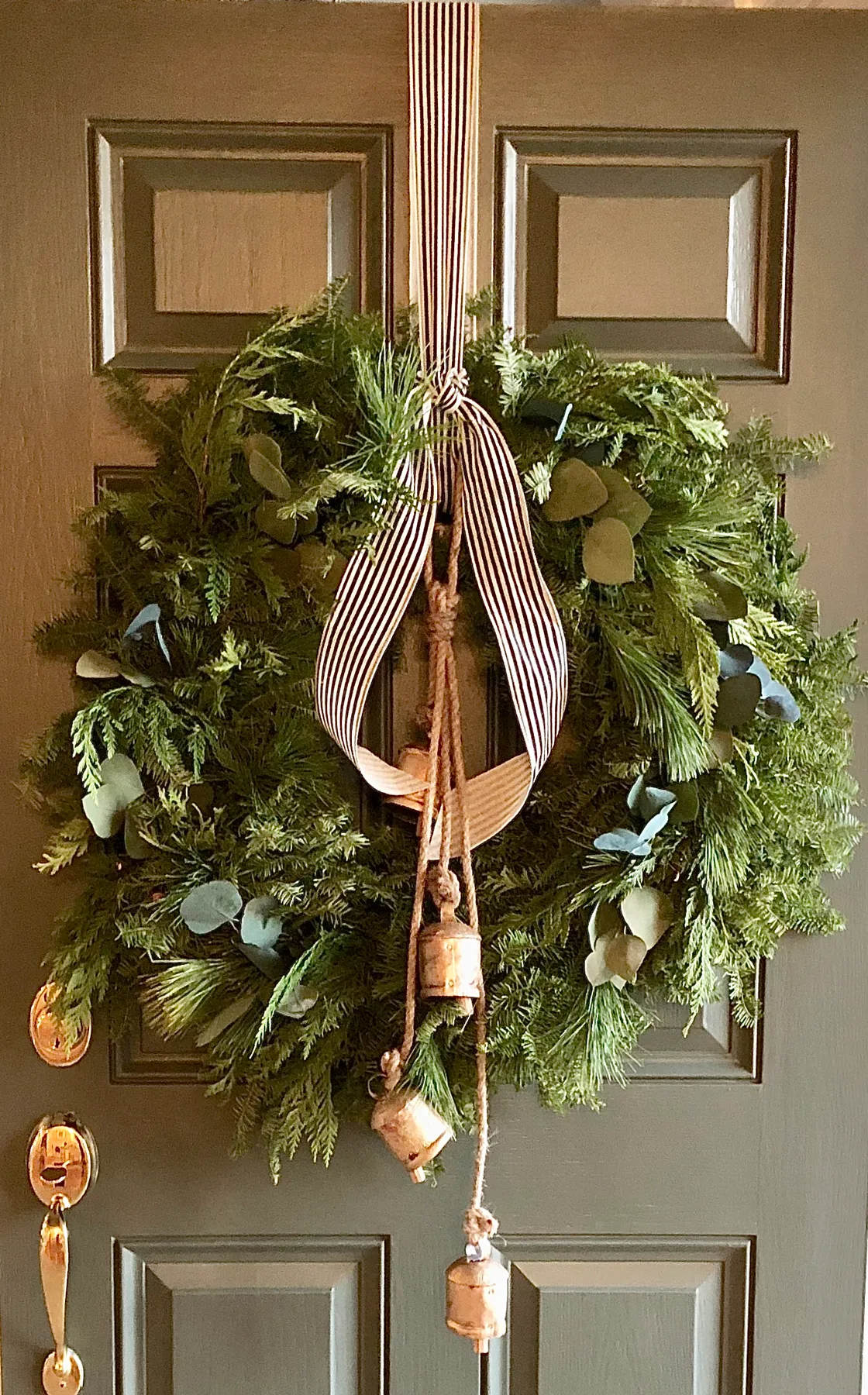 Using Fresh Greenery for Outdoor Holiday Decorating Part I: Wreaths