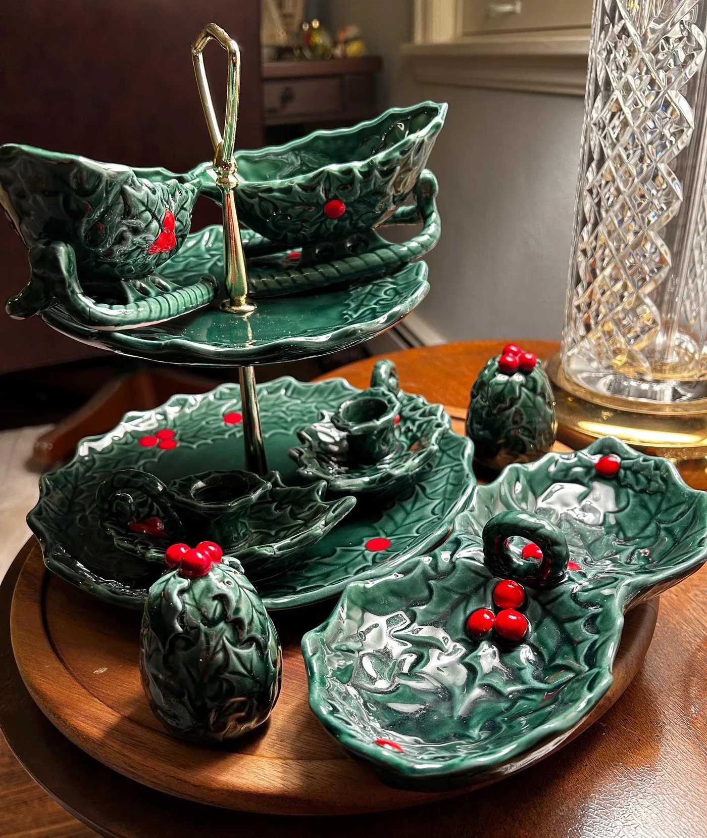 Vintage SET of Lefton Holly Berry Christmas Serving and Decor Vintage Christmas linen napkins 6 total