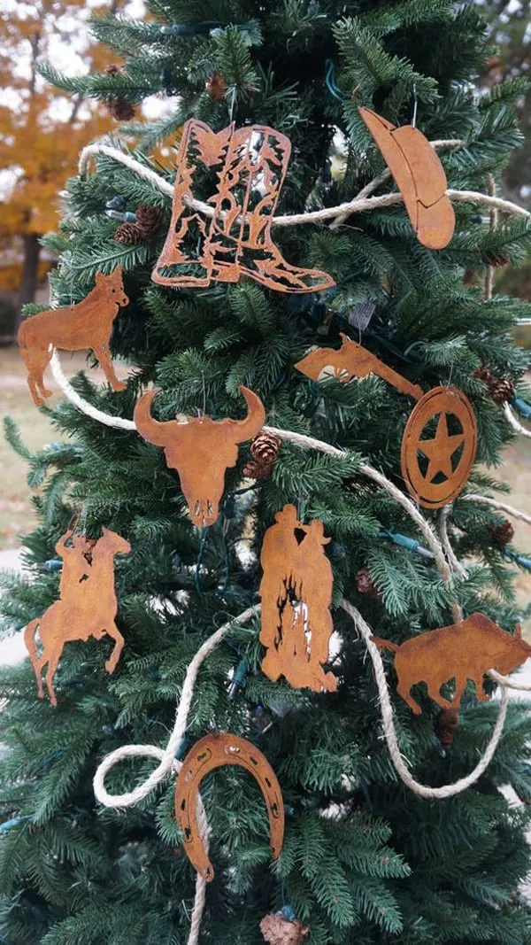 Western Christmas Tree Inspiration - COWGIRL Magazine
