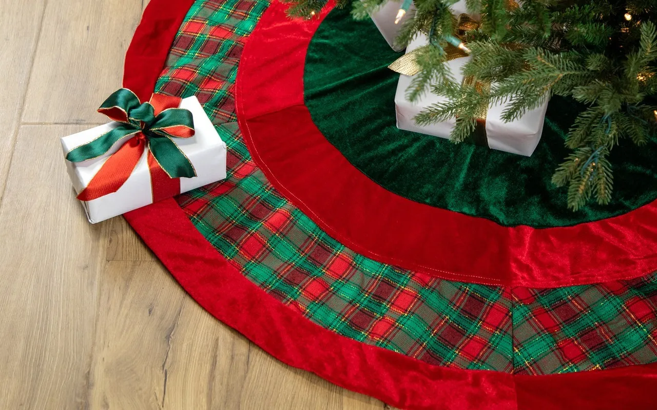 What Size Christmas Tree Skirt Do I Need?