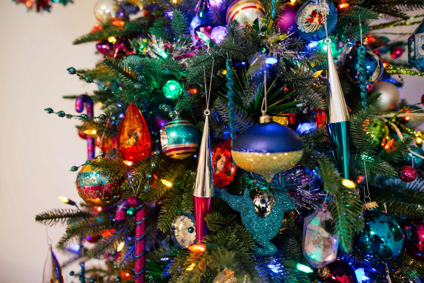 Where to Buy Chic Christmas Ornaments and Tree Toppers | Apartment Therapy