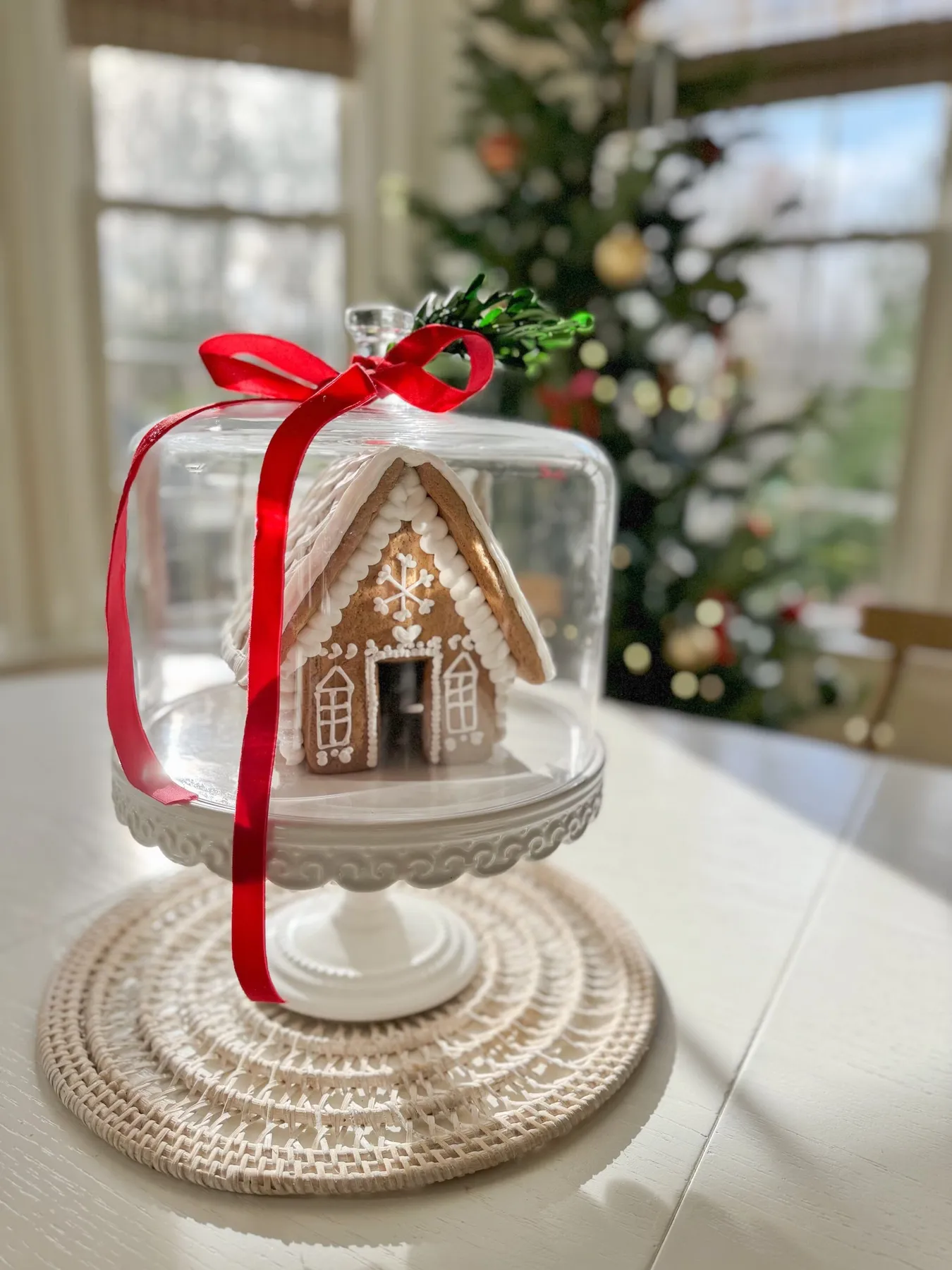 White Icing Gingerbread House – The Gingerbread Construction Co.