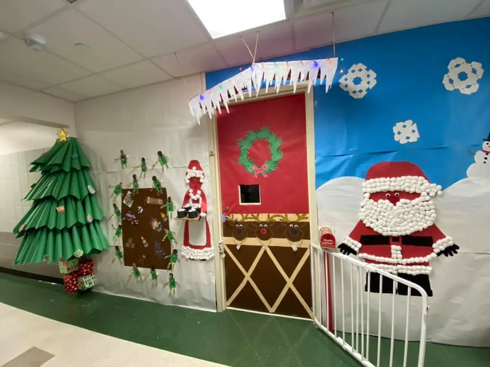 Winter Classroom Door. TeachersMag.com