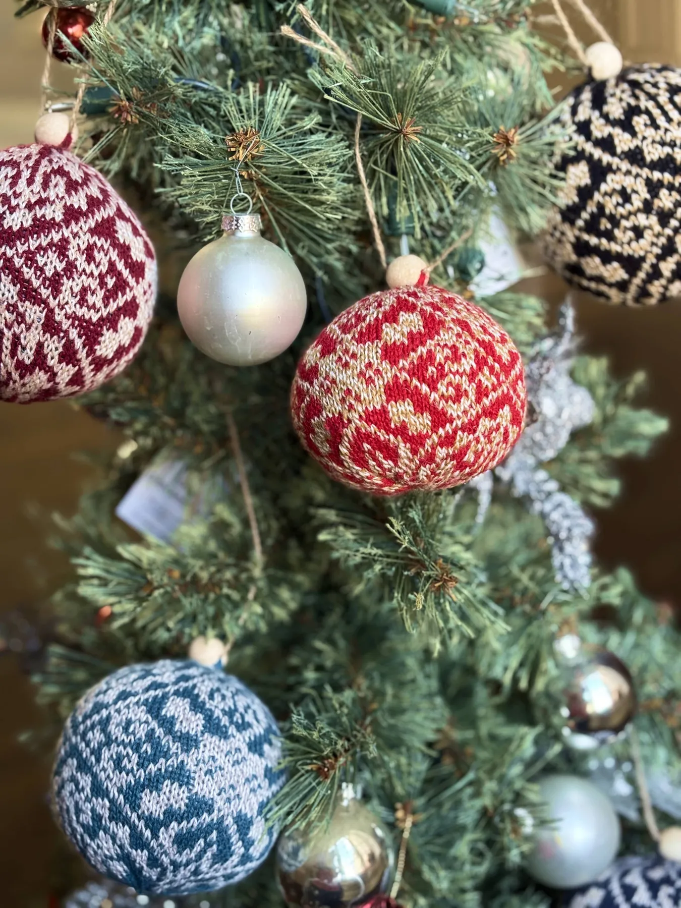 Zelta Teal Knit Christmas Ornament | Nordic Wools